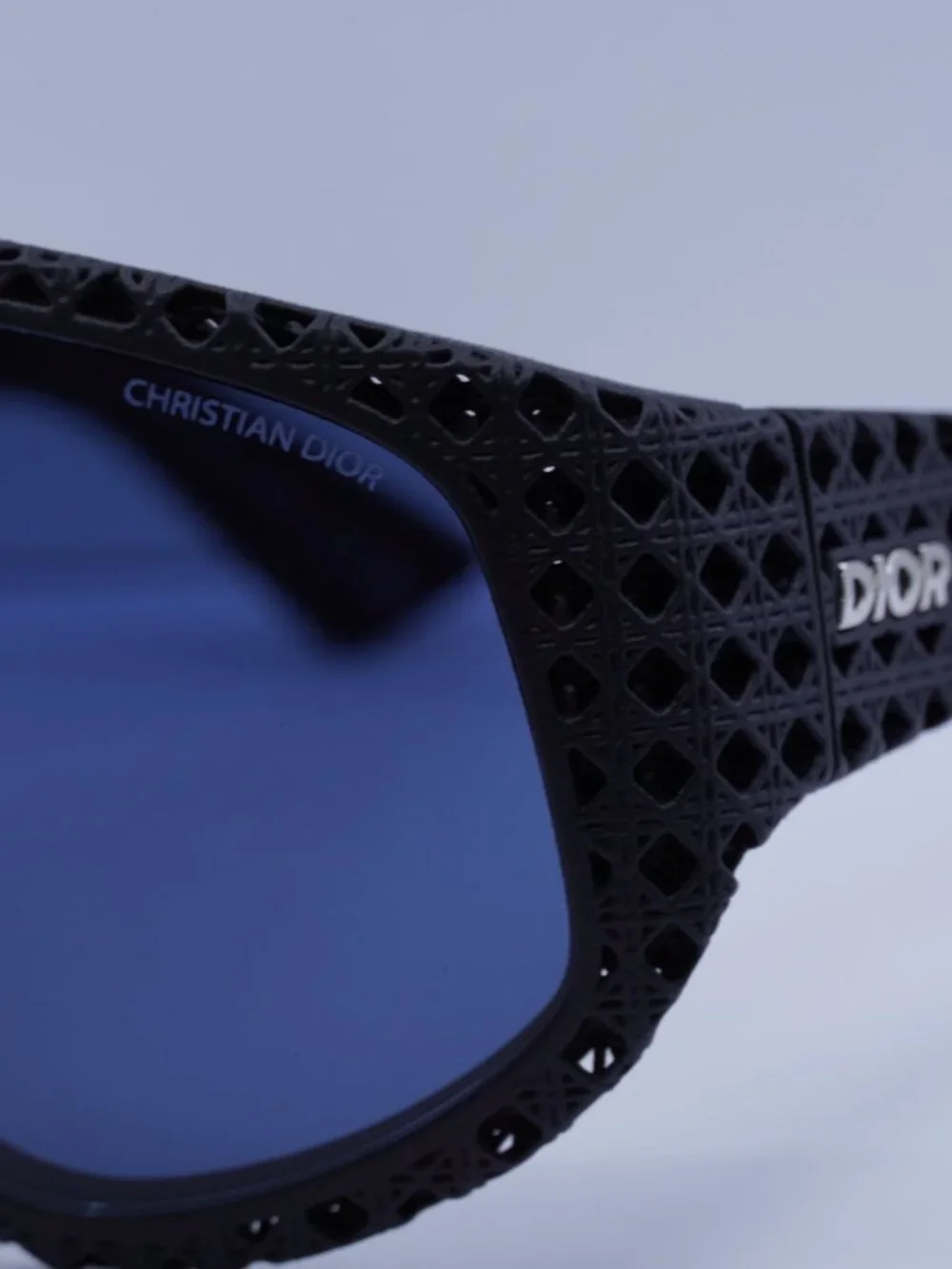 Dior DIOR3D M1U 11B0 Shield Sunglasses – Matte Black / Blue